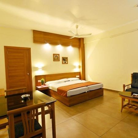 Maharani Hotel Kozhikode Exterior foto