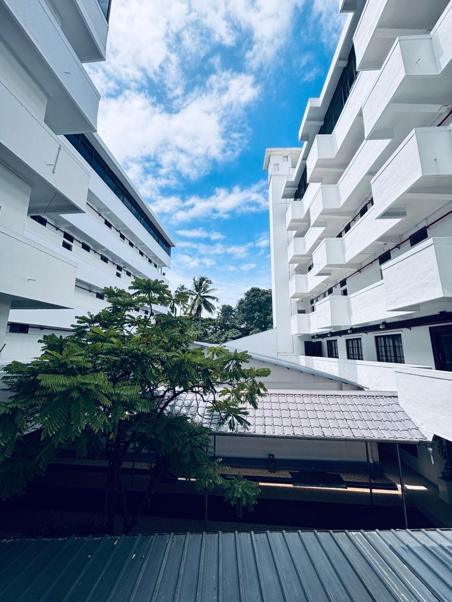 Maharani Hotel Kozhikode Exterior foto